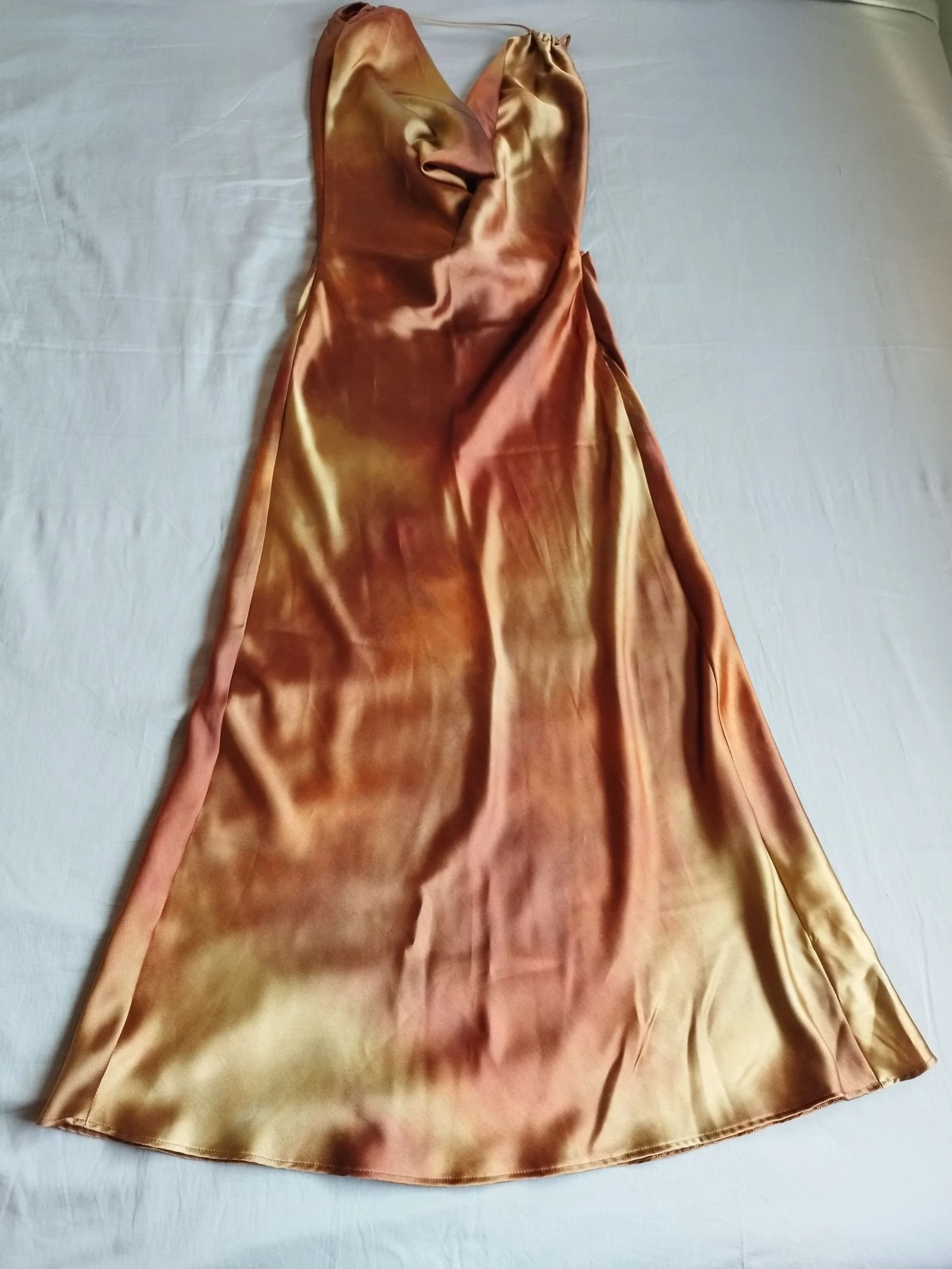 Vestido midi satinado Zara XS
